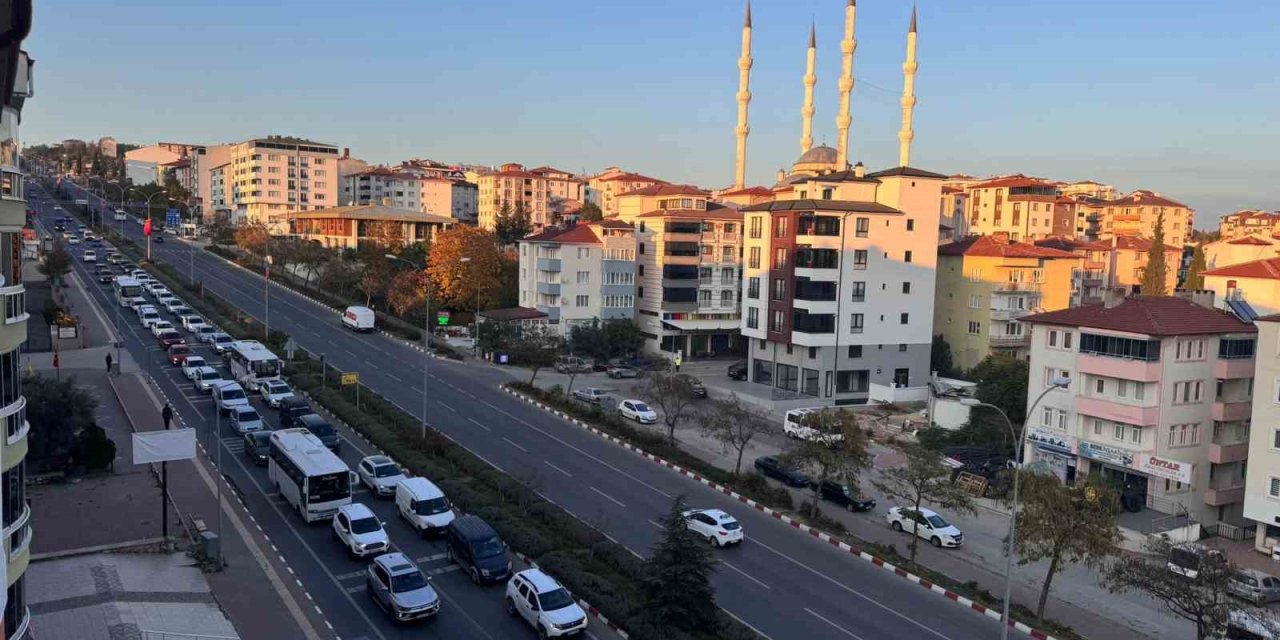 Vatandaşlar araç trafiğinden şikayet etti