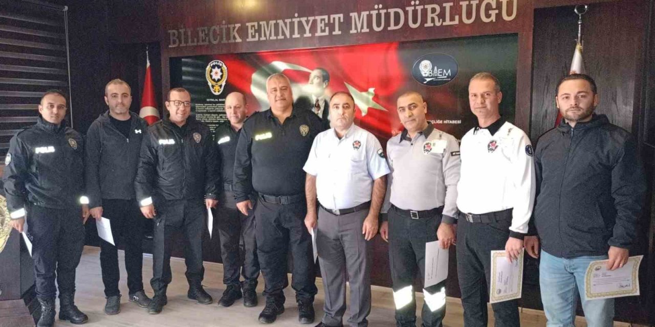 Başarılı Polis Ve Özel Güvenlik Görevlerine ’başarı Belgesi’ Verildi