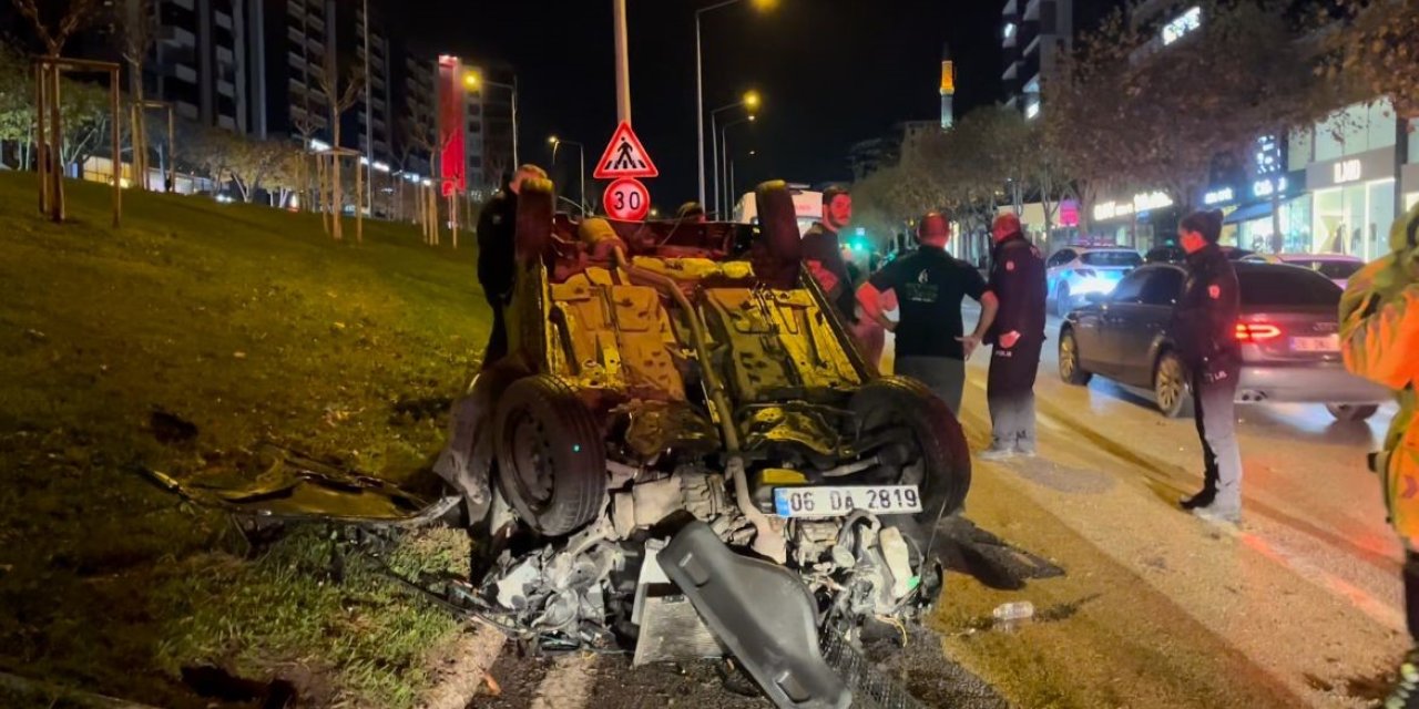 Kontrolden Çıkan Otomobil Refüje Çarparak Takla Attı