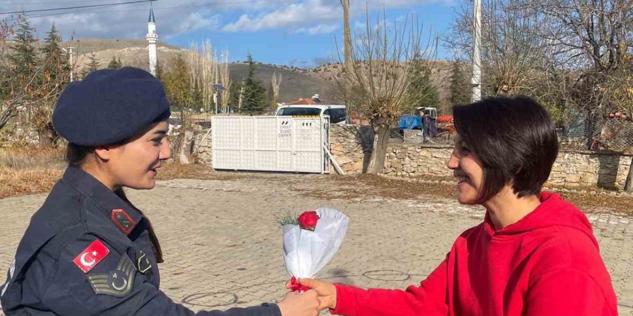 Jandarma Öğretmenlerin Öğretmenler Günü’nü Kutlandı