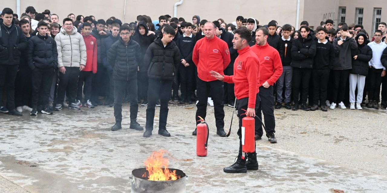 Bozüyük'te Öğrencilere Yangın Eğitimi