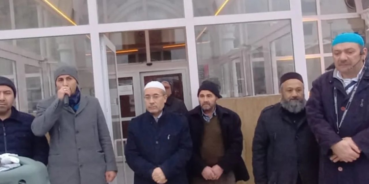 Umre Yolcuları Kutsal Topraklara Uğurlandı