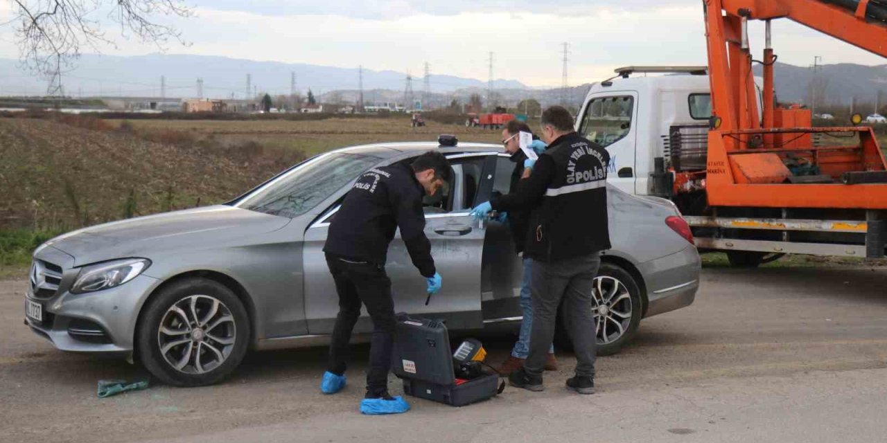 Kalp Damar Cerrahı Otomobilinde Başına Poşet Geçirilmiş Halde Ölü Bulundu