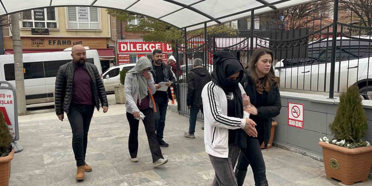 Hırsızlık Suçundan 78 Yıl Hapis Cezası Olan 5’inci Çocuğuna Hamile 24 Yaşındaki Kadın Tutuklandı