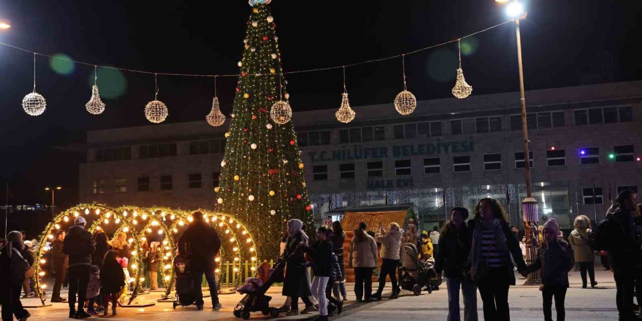 Yeni Yıl Festivali’nde Eğlence Ve Alışveriş Bir Arada