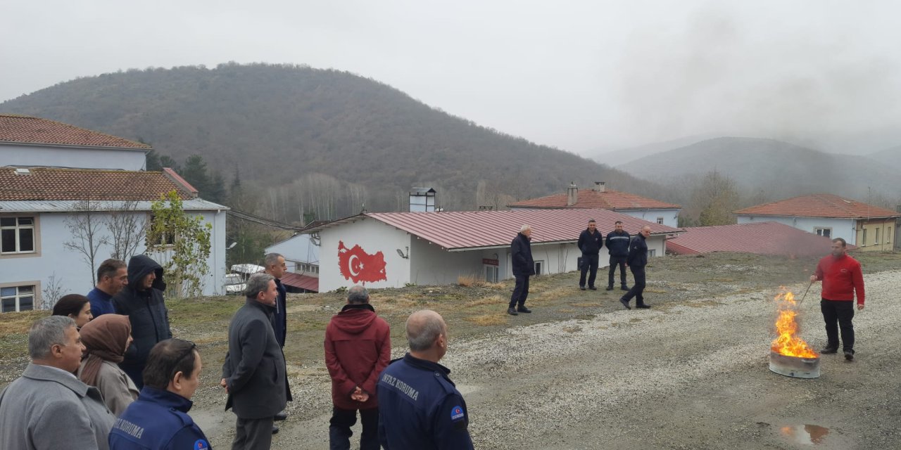 İtfaiyeden Cezaevi Personeline Yangın Eğitimi