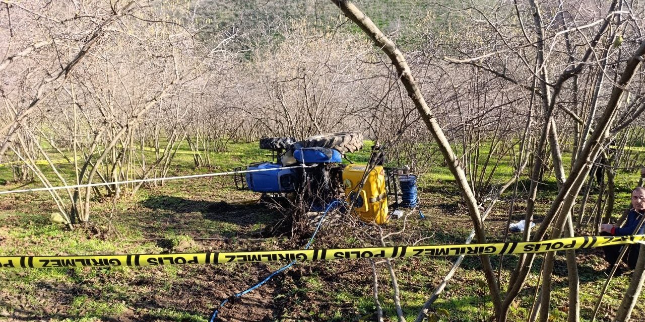 Devrilen Traktörün Altında Kalan Sürücü Hayatını Kaybetti