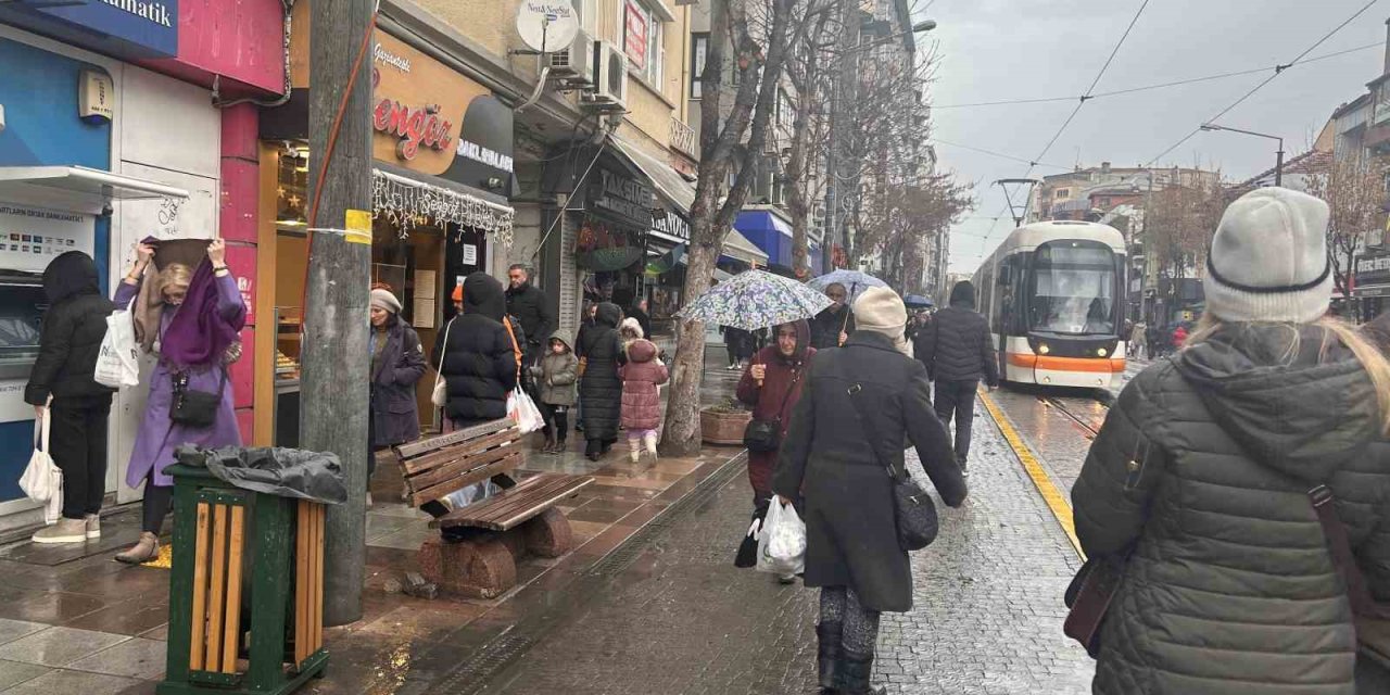 Yağış Vatandaşlara Zor Anlar Yaşattı