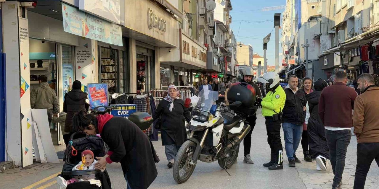 Yayalara Ayrılan Alana Motosikletle Girenlere Ceza Yağdı