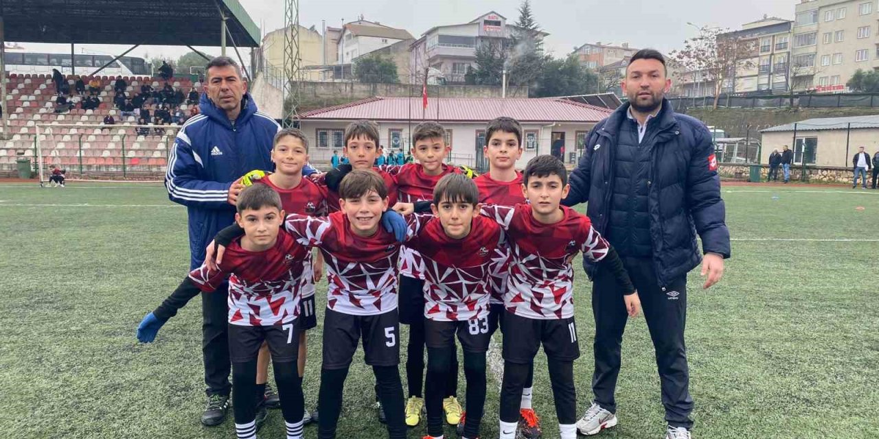 Bilecik Futbol Akademi U-11 Futbol Takımı Katıldıkları İlk Turnuvada Göz Doldurdu