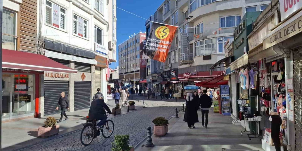 Vatandaşlar Kent Merkezinde Yoğunluk Oluşturdu