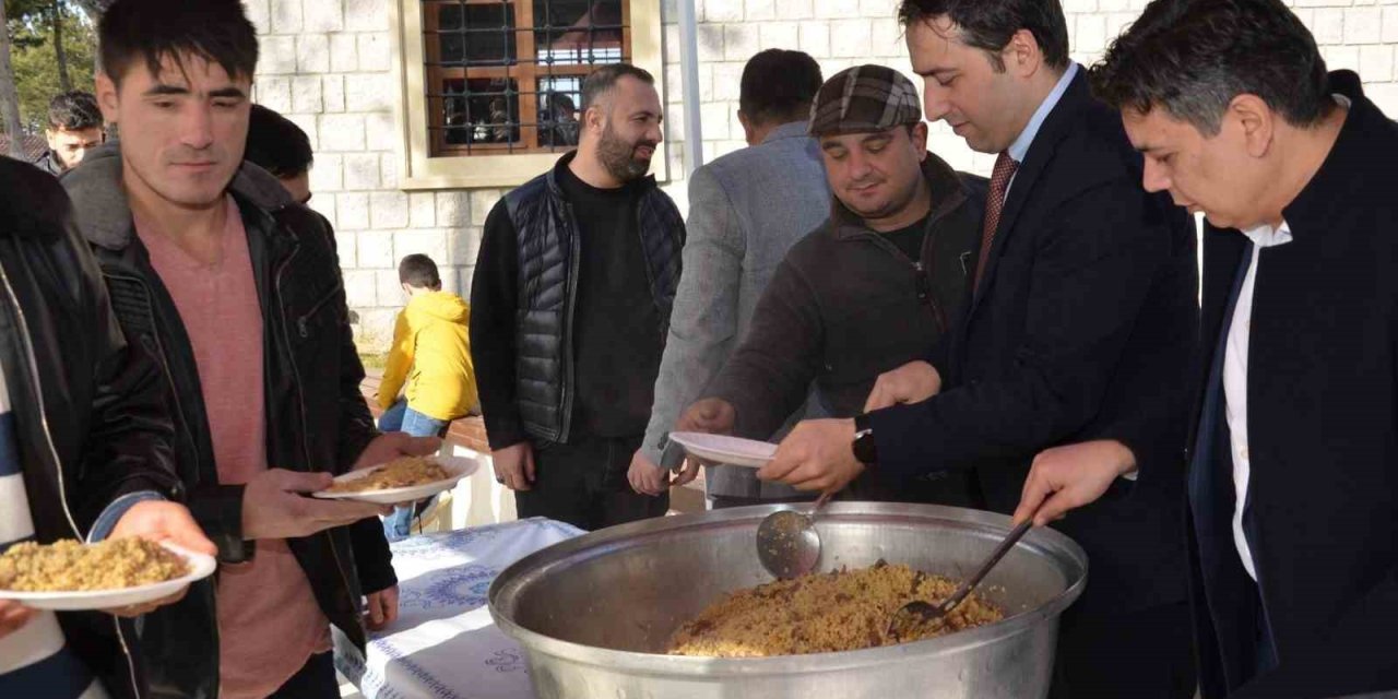 Ertuğrul Gazi Türbesi’nde Yılların Geleneği Yaşatılıyor