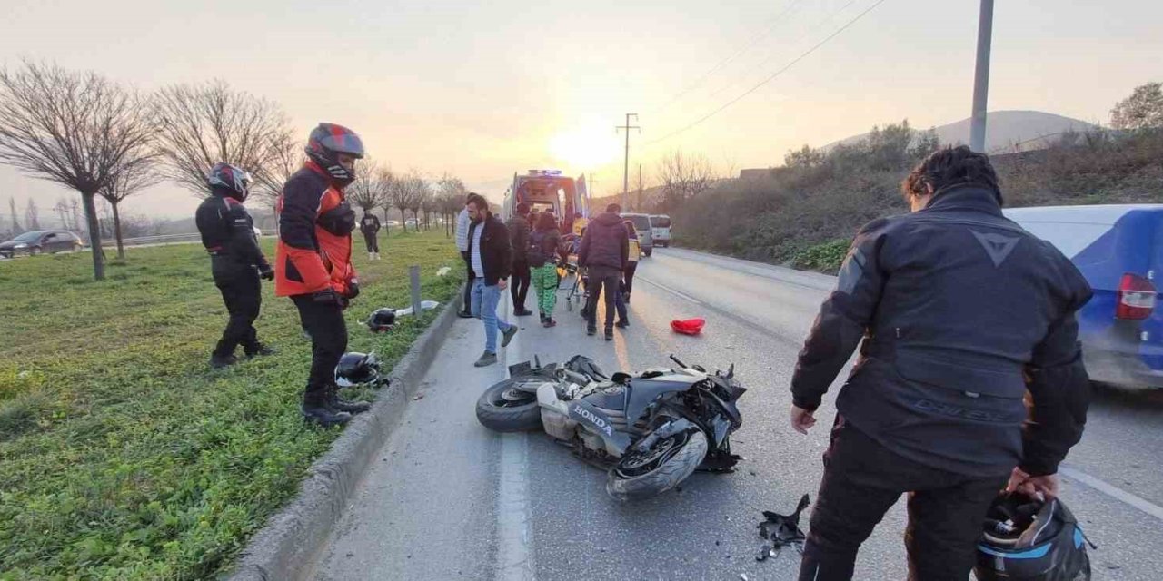 Otomobile arkadan çarpan motosikletin sürücüsü ağır yaralandı