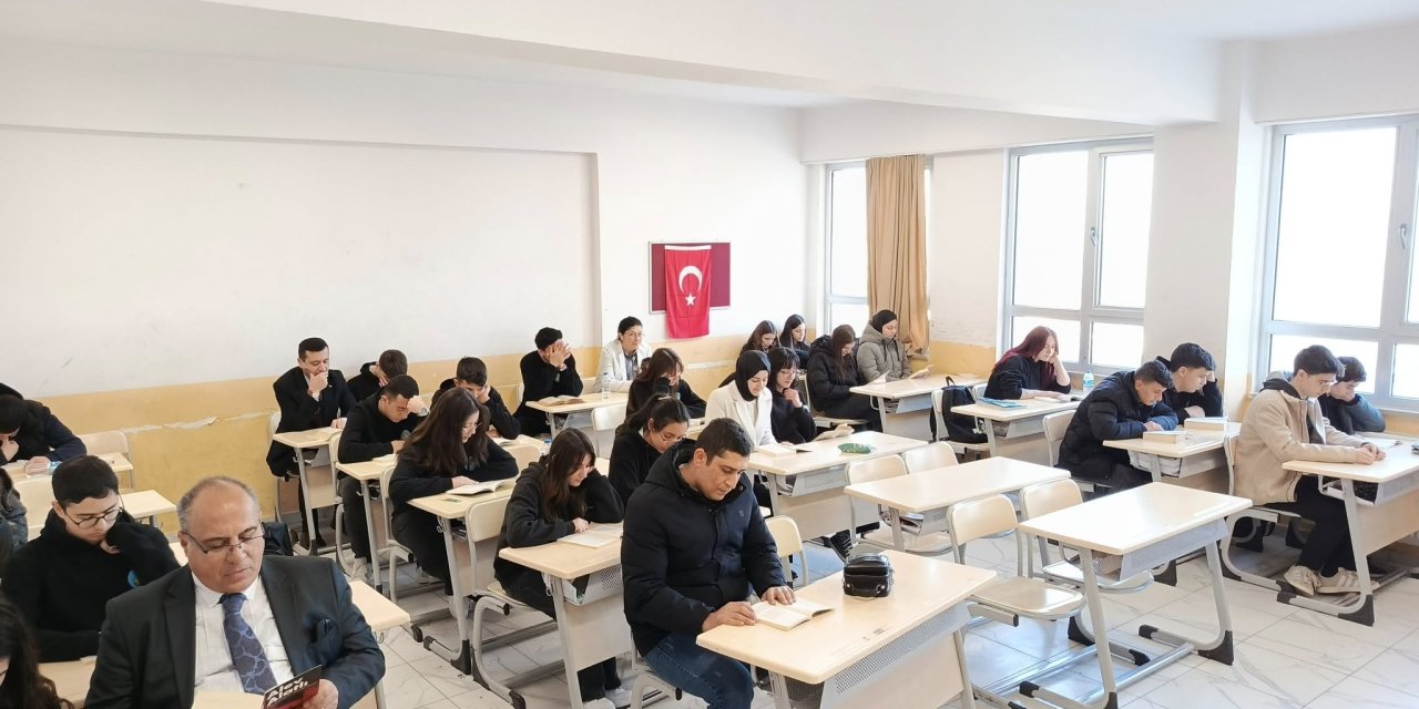 Kaymakam Kılıç, Kitap Okuma Etkinliğine Katıldı