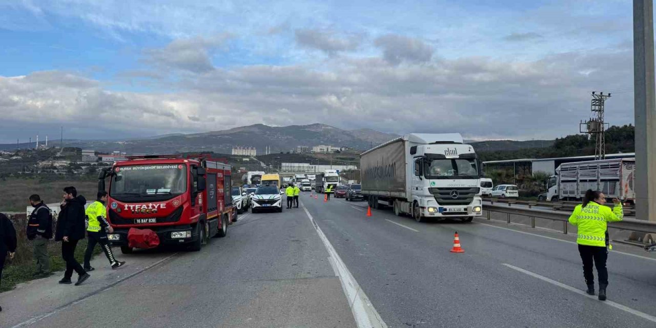 9 Kişinin Yaralandığı Kazada Tır Şoförü Gözaltına Alındı