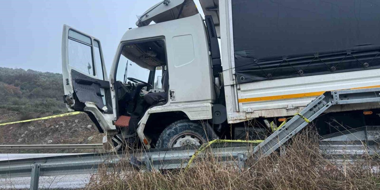 Uçurumdan Uçtuğunu Zanneden Sürücü Araçtan Atladı