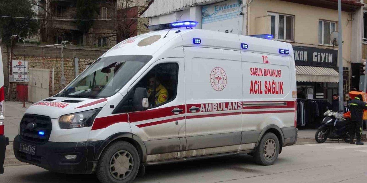 Motosikletlerin Çarpışması Sonucu Meydana Gelen Trafik Kazasında 1 Kişi Yaralandı