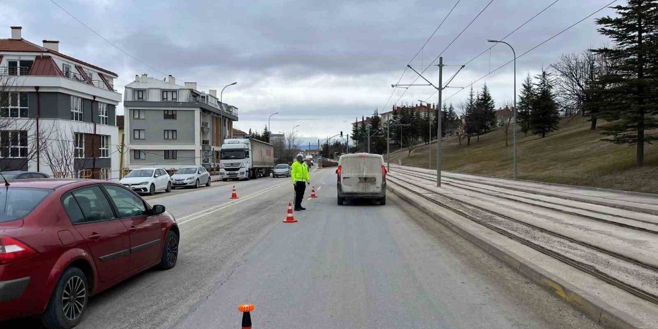 Polis Ekiplerince 102 Araç Sürücüsüne Cezai İşlem Yapıldı