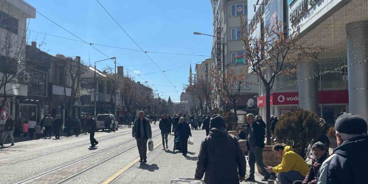 Güneşli Havanın Etkisiyle Vatandaşlar Yoğunluk Oluşturdu