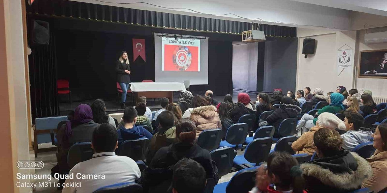 Orgeneral Halil Sözer Ortaokulu’nda ‘Aile Yılı’ Etkinliği