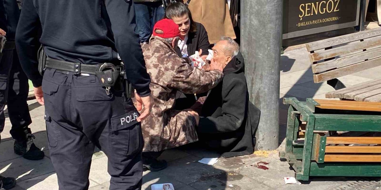 Aniden Yere Yığılan Adam Çevredekileri Korkuttu