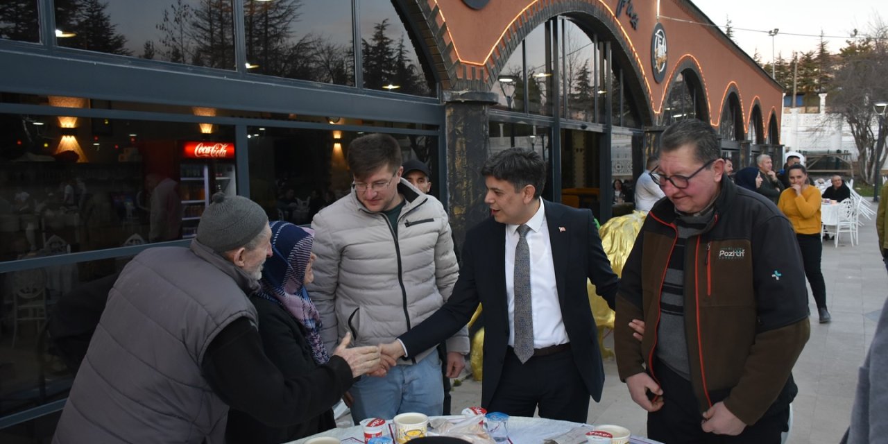 Başkan Durgut Belediye Personelleriyle İftarda Buluştu