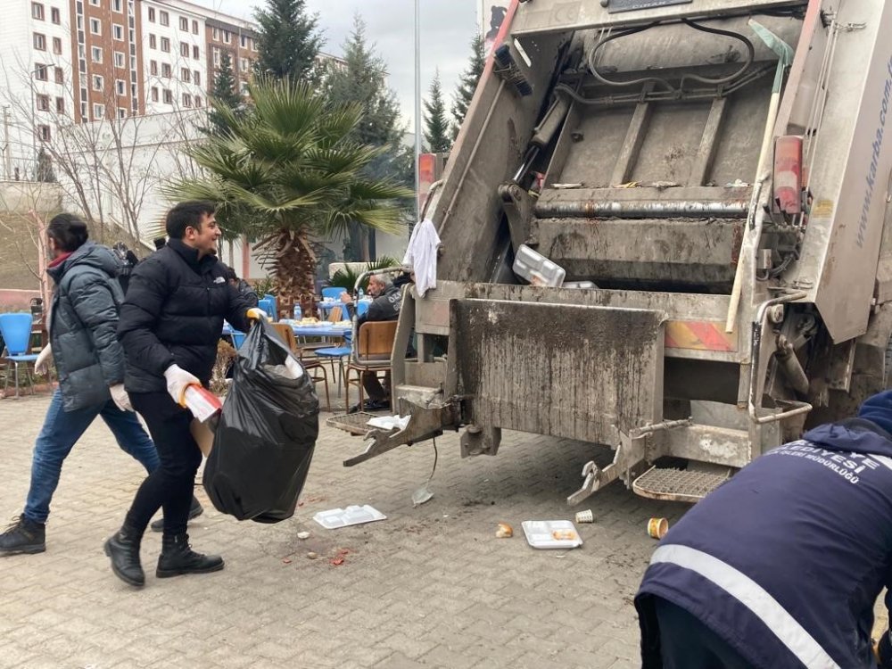 İnsani yardım ekibi deprem bölgesinde çalışmalarını tamamladı