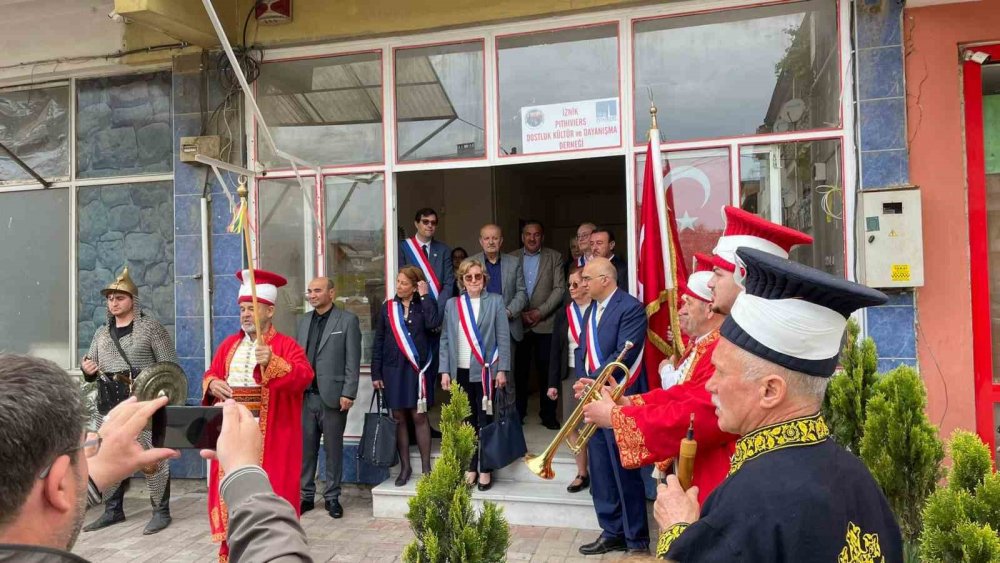 Fransızlar mehter ile karşılandı