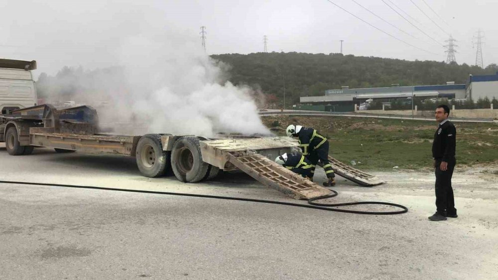 Seyir halinde alev aldı