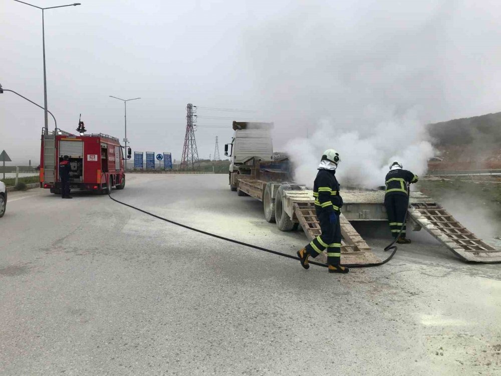 Seyir halinde alev aldı