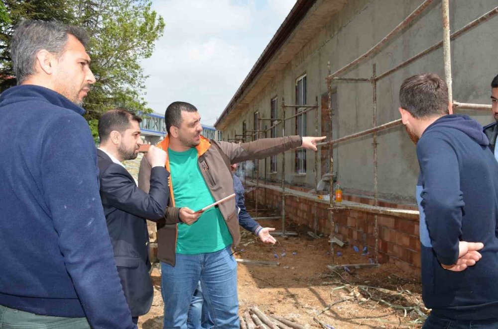 İl Müdürü Damkacı, sağlık merkezi binasının inşaatında inceleme yaptı