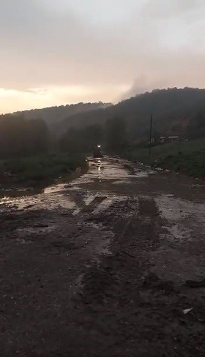 Pazaryeri'nde kapanan yollar açıldı