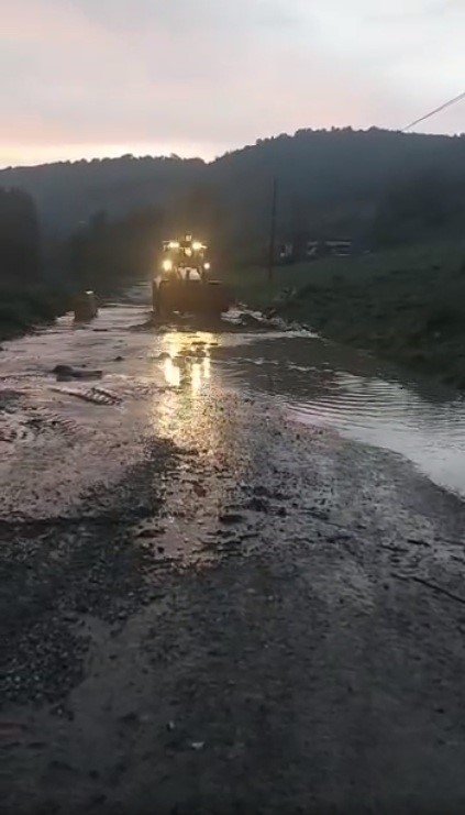 Pazaryeri'nde kapanan yollar açıldı