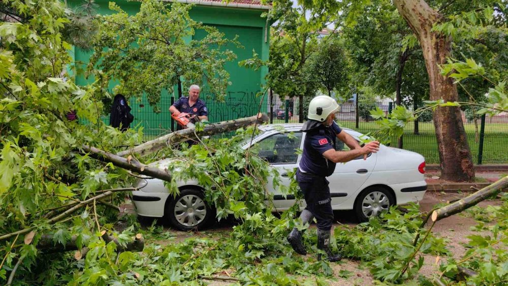 Ölümden saniyelerle kurtuldu