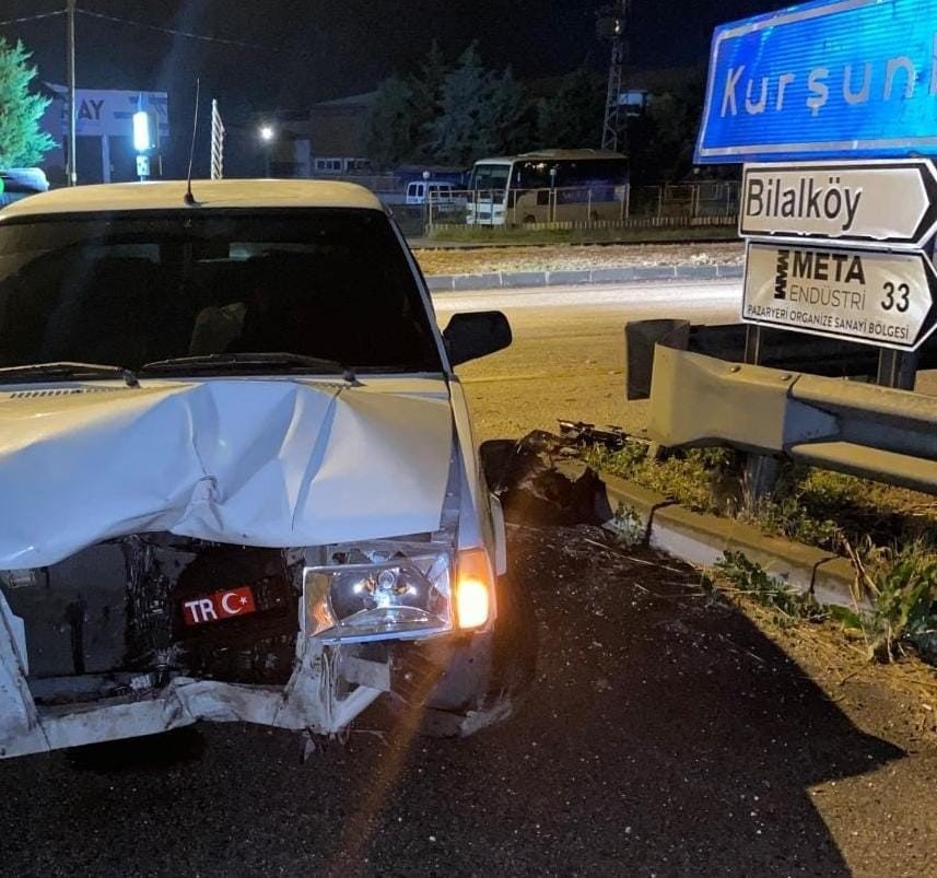 Peş peşe trafik kazası : 7 yaralı