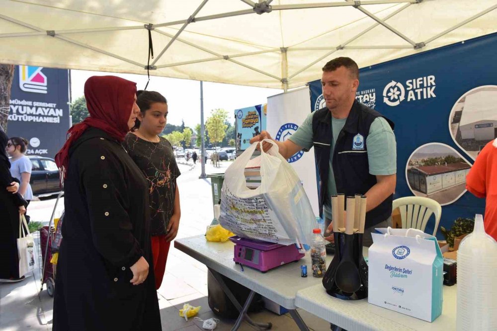 Atıklar hediyeye dönüştü