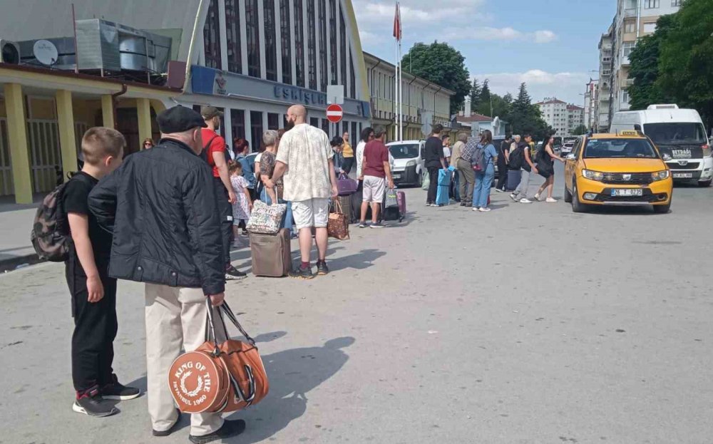 Tren Garı’nda bayram tatili hareketliliği