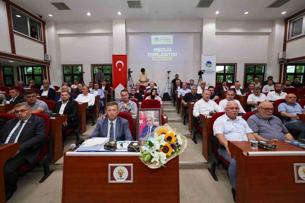 Meclis toplantısında Fevzi Kılıç’ın yeri çiçeklerle süslendi