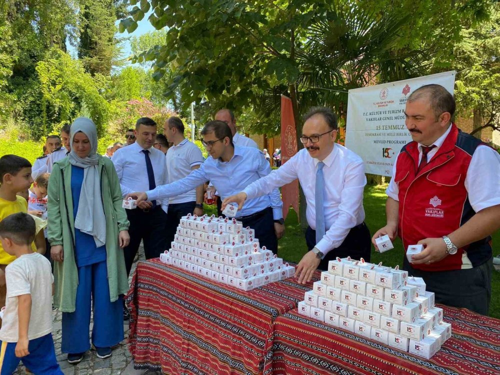 Osmanlı Devleti’nin ilk camisi olan Orhan Gazi Camii’nde 15 Temmuz şehitleri anma programı