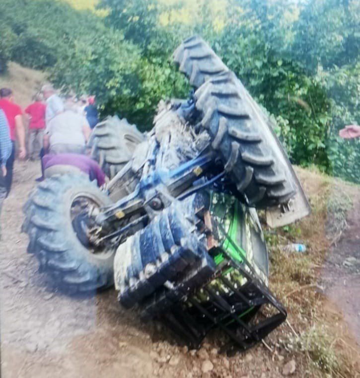 Traktör kazasında hayatını kaybeden kadın defnedildi