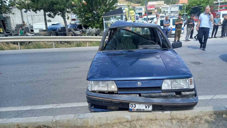 Gediz’deki trafik kazasında 3 kişi yaralandı