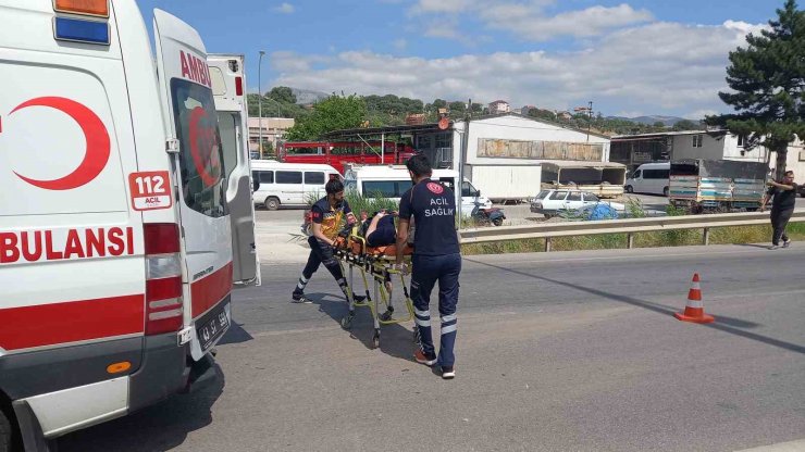 Gediz’deki trafik kazasında 3 kişi yaralandı