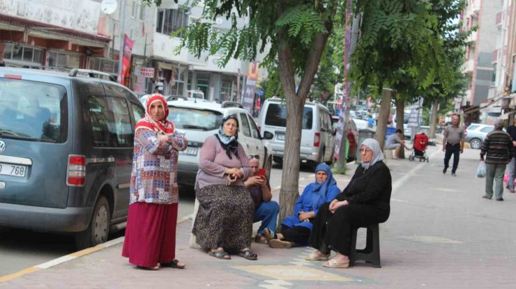 Iğdır’da site sakinlerinden evleri için sahte rapor çıkartıldığı iddiası