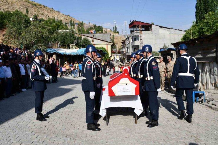 Şırnak’ta şehit güvenlik korucusu toprağa verildi