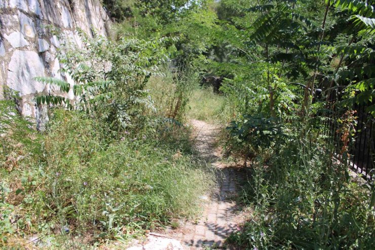 Bakımsız Kalan Pınarbaşı Alt Yolu Harabeye Döndü