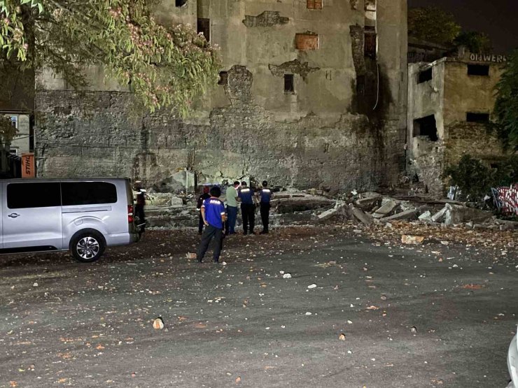 Beyoğlu’nda Metruk Binada Çökme Meydana Geldi