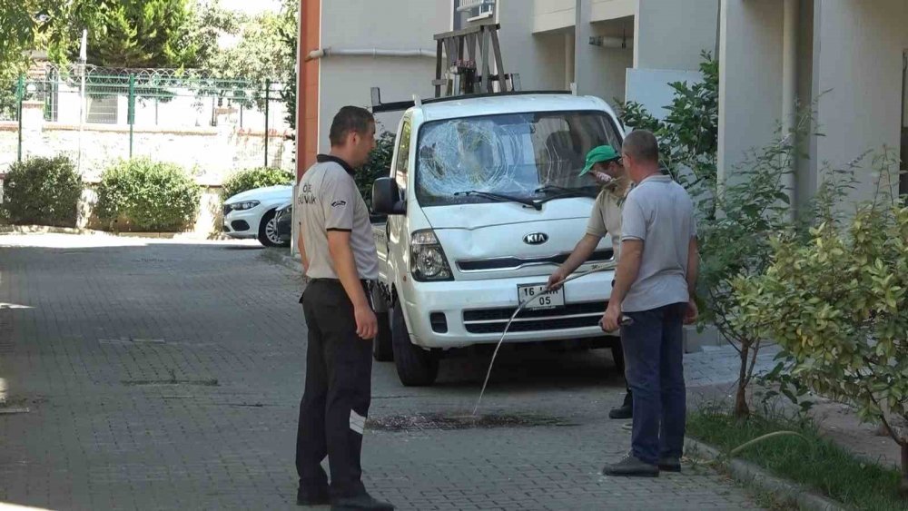 Cam Balkon Takarken Hayatını Kaybetti