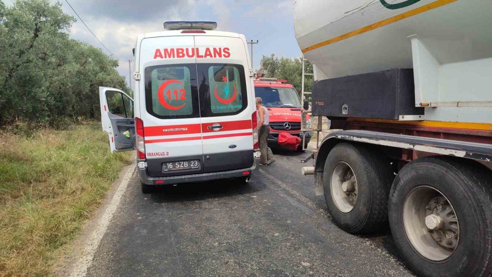 Ağır Tonajlı Araçlar Çarpıştı: 2 Yaralı