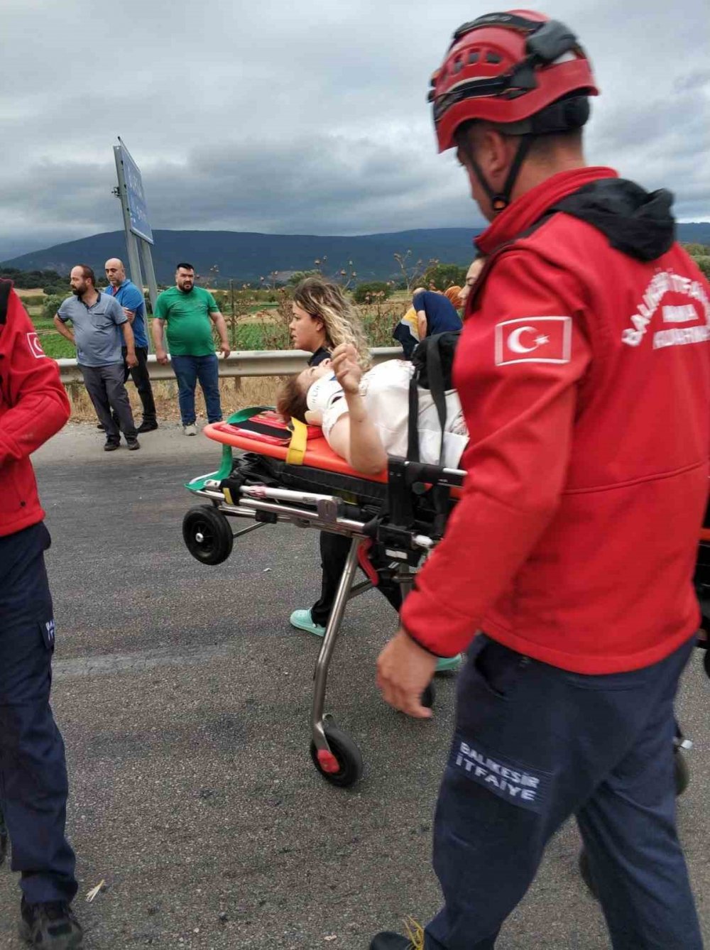 Kontrolden Çıkan Araç Refüje Girdi