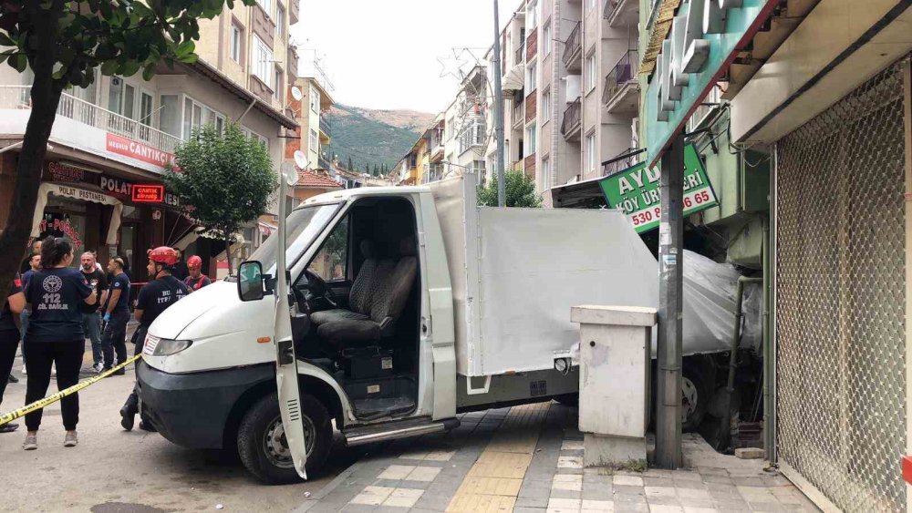 Fabrika İşçisini Ecel Kaldırımda Yakaladı